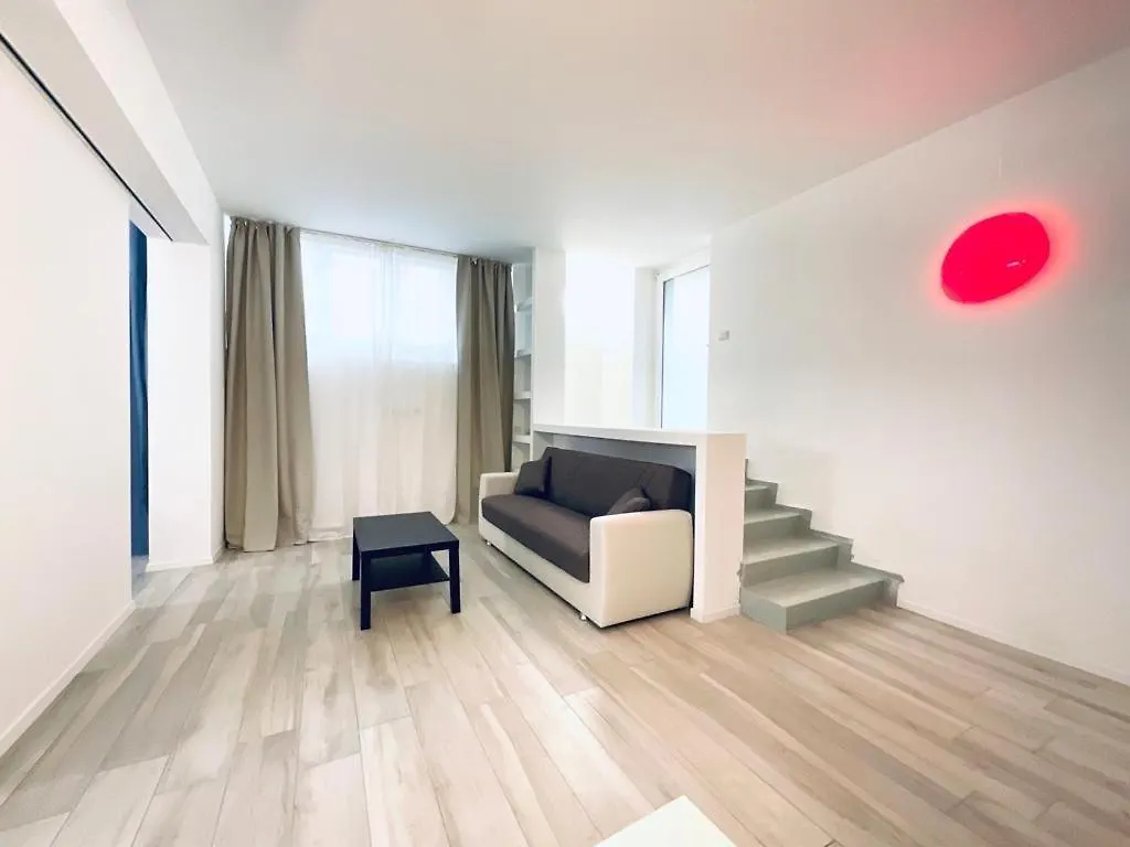 Milan Central Station Apartments 0*,  Italy